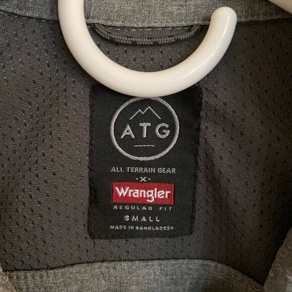 Wrangler All Terrain Gear Short Sleeves Shirt Men's Small - Picture 2 of 5